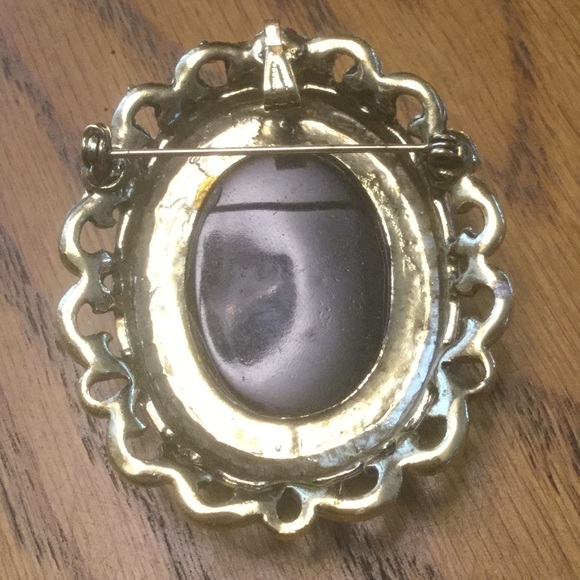 Vintage Mourning Cameo Pin / Pendant - Picture 3 of 3
